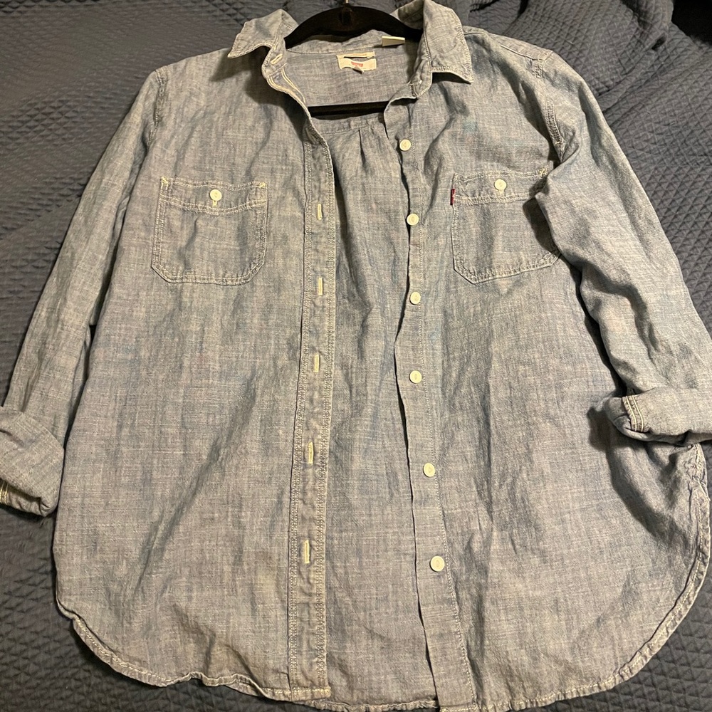 Levi’s Demin Boyfriend Button Up